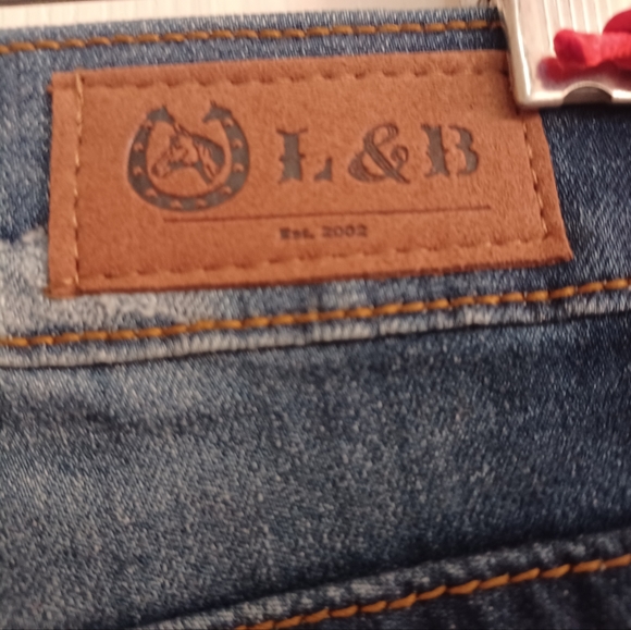 L&B Distressed Jeans - Picture 7 of 10